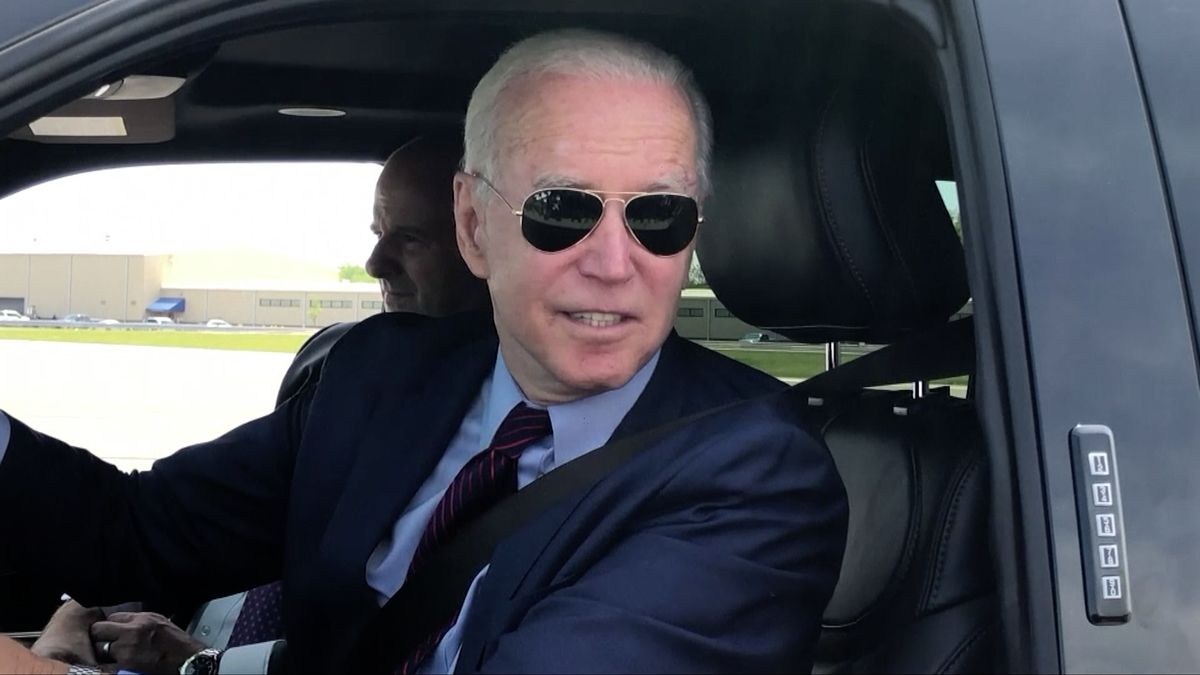 „Ten lump je rychlý.“ Biden si vyzkoušel elektrický pickup od Fordu